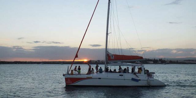Croisiere catamaran coucher de soleil ile maurice (1)